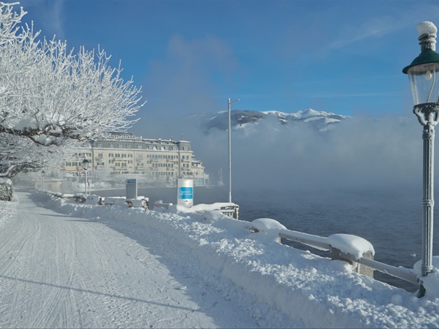 Seepromenade in Zell am See im Winter