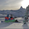 Snowboarder blicken auf das Matterhorn