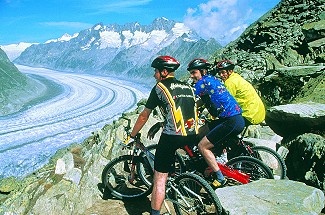 Riederalp - Biker am Aletschgletscher