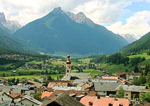 Fulpmes mit Blick auf den Elfer, Stubaital