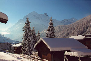 Das Dorf Saas Grund im Winter
