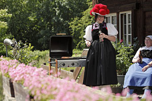 Schwarzw�lderin in Tracht