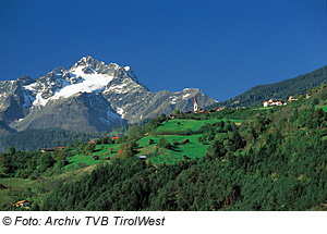 Stanz im Sommer, Ferienregion TirolWest