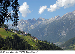 Tobadill im Sommer, Ferienregion TirolWest