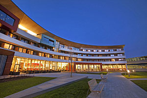 Kaprun, Tauern Spa am Abend