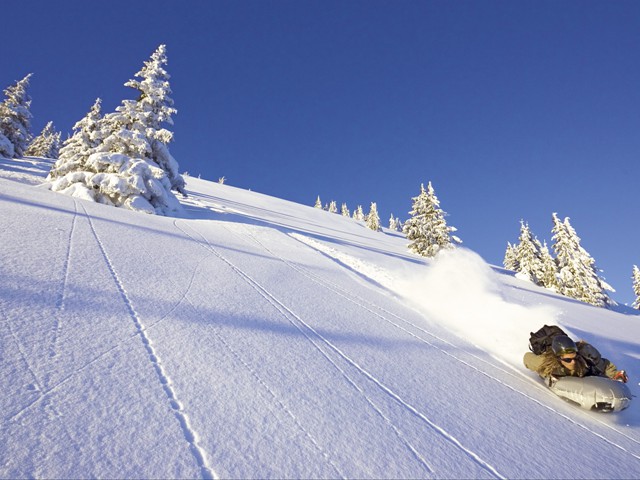 Airboard Powderabfahrt im Skigebiet Brandnertal