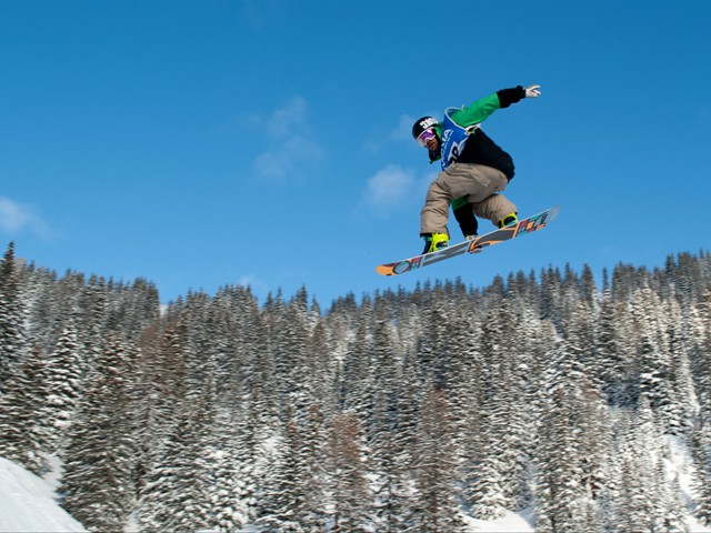 Snowboarder im Brandnertal Skigebiet