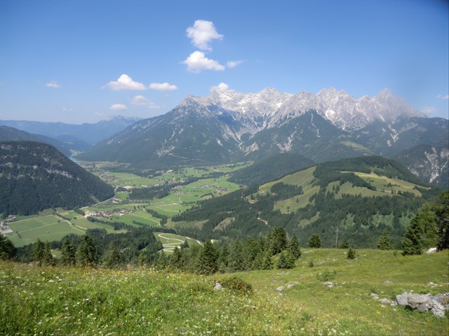 Blick von der Buchensteinwand auf die Loferer Steinberge