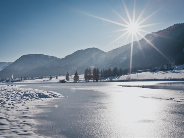 der verschneite Pillersee