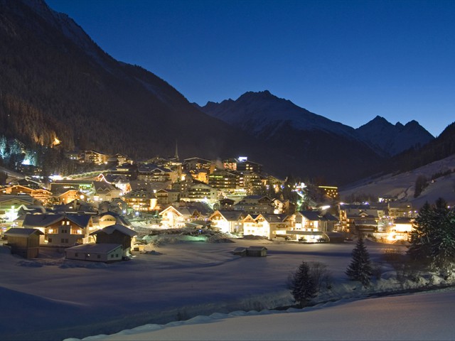 Ischgl bein Nacht im Winter