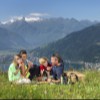 Familienpicknick mit Blick auf Zell am See-Kaprun