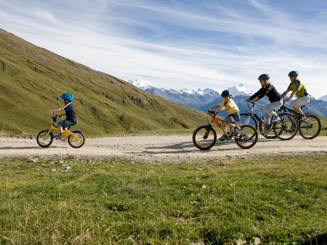 18 Bikerouten finden Sie rund um Leukerbad, davon starten einige auch von Torrent aus.