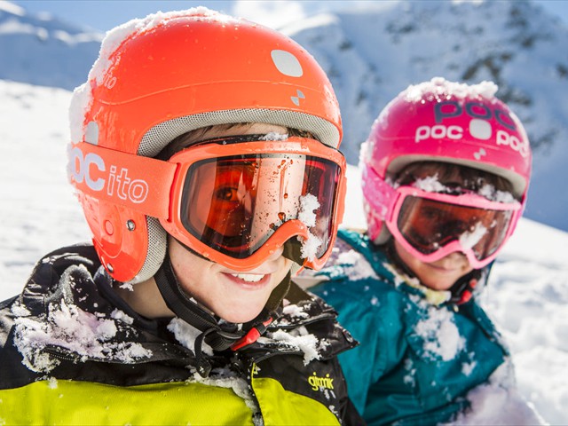 Kinder im Skigebiet Hochoetz, Ötztal