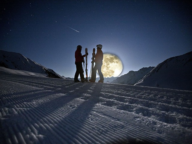 Das Skigebiet Samnaun im Mondschein