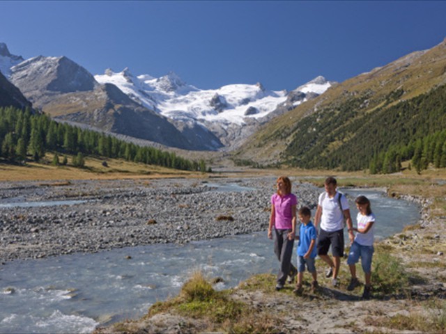 ENGADIN ST. MORITZ: Familienwandern im Val Roseg