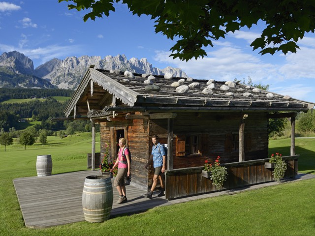 Wilder Kaiser im Sommer – Hütte mit Panoramablick