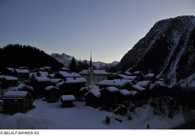 Blick auf den verschneiten Ort Belalp