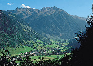 Blick auf den Ort Bruck, Grossglockner-Zellersee