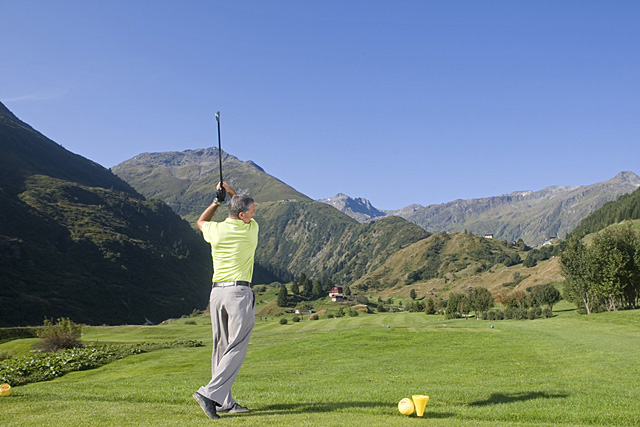 Golfspieler in Disentis Sedrun