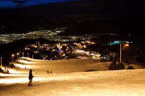 Skifahren bei Nacht in Chamrousse