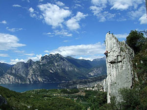 Klettern über dem Gardasee