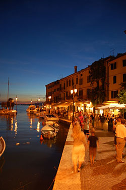 Lazise bei Nacht, Gardasee