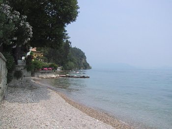 Strand bei Manerba am Gardasee