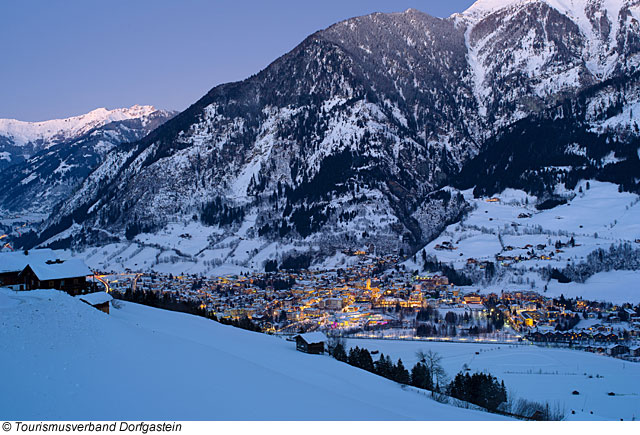 Blick auf das verschneite Gasteinertal