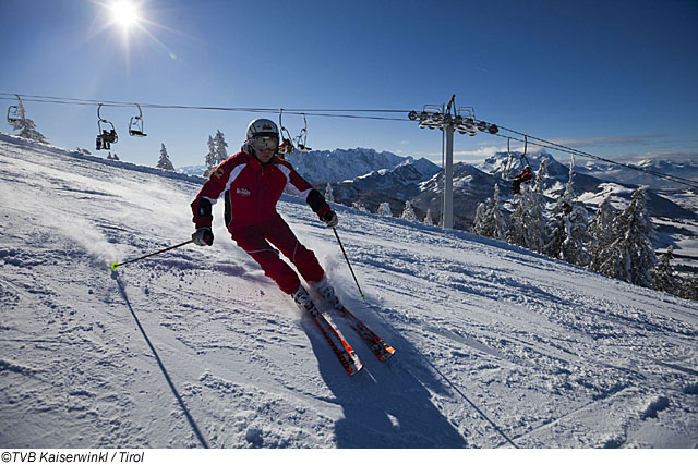 Skifahrer in der Ferienregion Kaiserwinkl