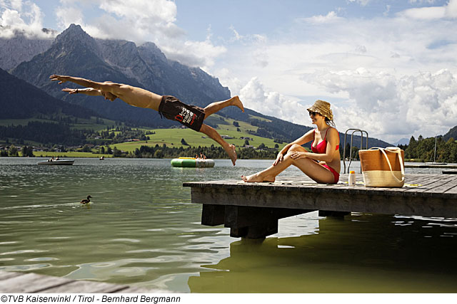 Paar am Walchsee, Ferienregion Kaiserwinkl