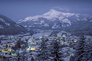 Kirchberg in Tirol bei Nacht