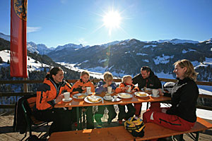 Kleinarl, Pause bei einer Hütte