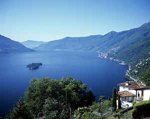 Blick auf die Brissago Insel im Lago Maggiore