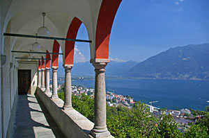 Blick von Locarno auf den Lago Maggiore