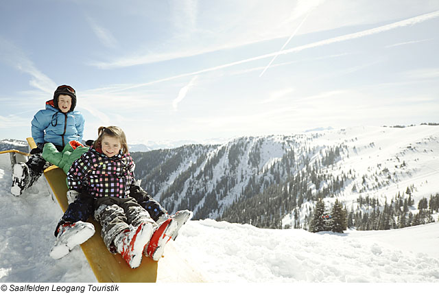 Kinder im Schnee – Leogang