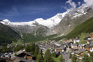 Blick auf Saas Fee im Sommer