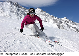 Skifahren im Sommerskigebiet Saas Fee