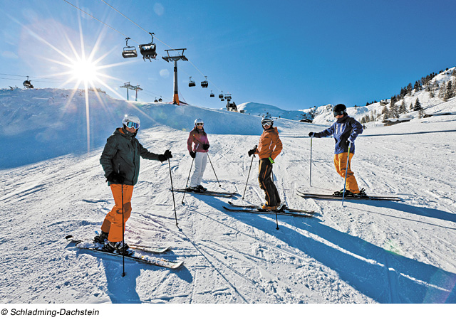 Schladming-Dachstein Skifahrer in der Sonne