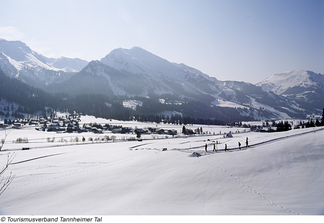 Blick auf das verschneite Tannheimer Tal
