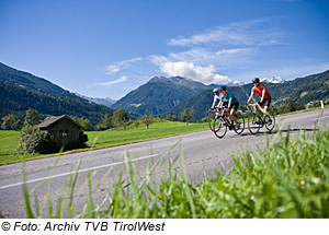 Fahrradfahren in Stanz, Ferienregion TirolWest